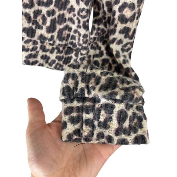 NWT Crown Of Hearts L Quarter Zip Waffle Cheetah Mob Wife Loungewear Pullover - Picture 3 of 6
